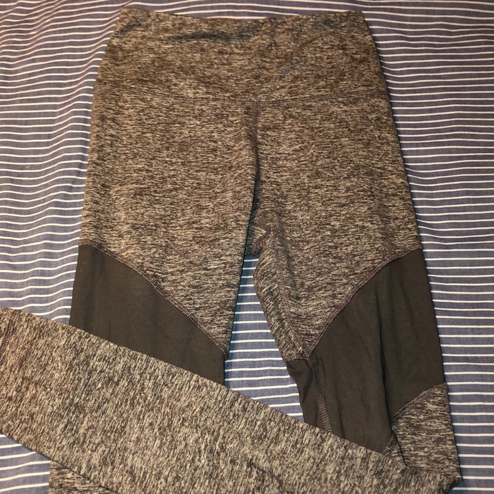 Yoga pants with mesh